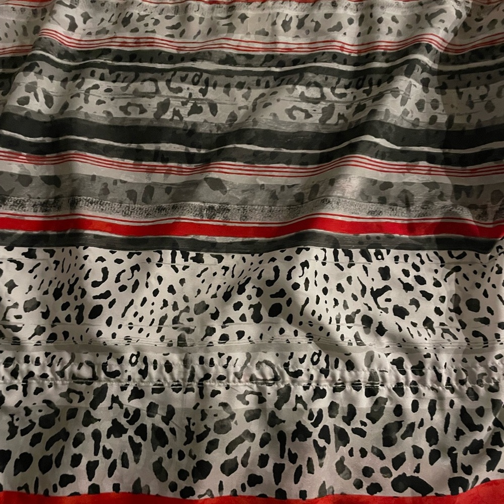 Ruby Rd. Gray and Red Patterned Top - Picture 4 of 5